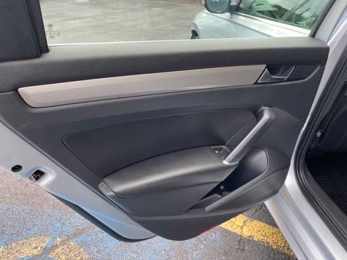Used 2020 Volkswagen Passat 2.0T SE w/ Sunroof Package FWD image 19