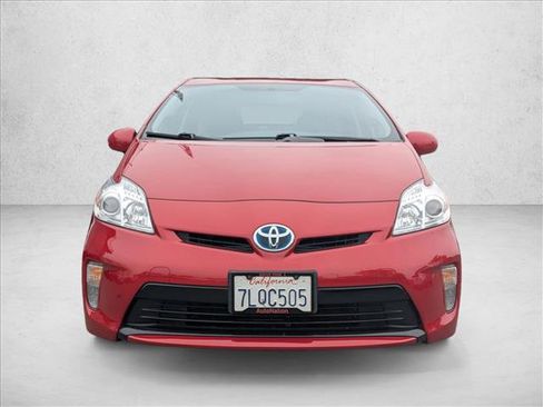 Used 2015 Toyota Prius Three FWD image 2