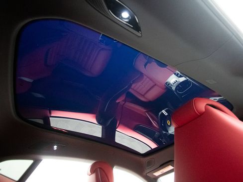Used 2025 Ferrari Purosangue AWD/4WD image 34