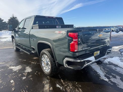 Used 2025 Chevrolet Silverado 2500 LTZ w/ LTZ Premium Package image 3