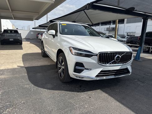 Used 2023 Volvo XC60 B5 Ultimate image 3