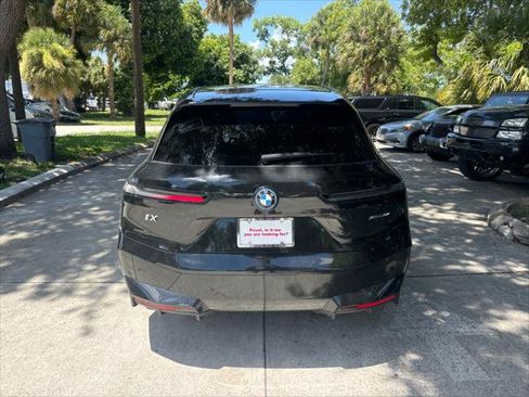 Used 2023 BMW iX xDrive50 w/ Premium Package AWD/4WD image 8