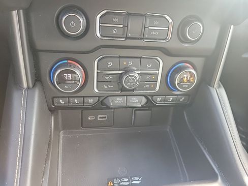 Used 2021 Chevrolet Tahoe Premier image 35