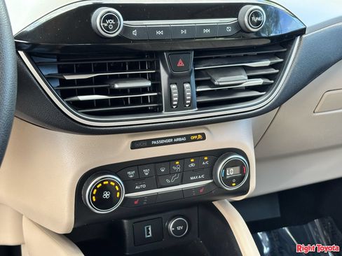 Used 2020 Ford Escape SE FWD image 29