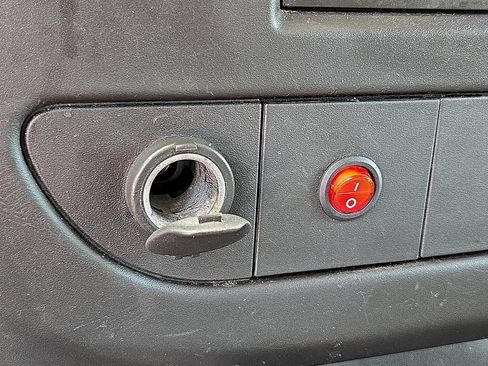 Used 2010 Chevrolet Express 1500 RWD image 28