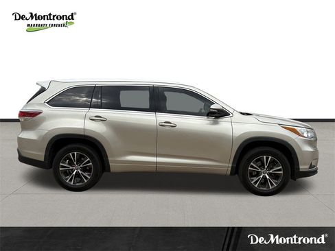 Used 2016 Toyota Highlander XLE image 4
