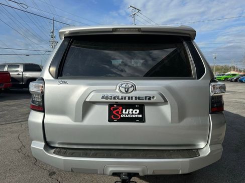 Used 2019 Toyota 4Runner SR5 Premium AWD/4WD image 4