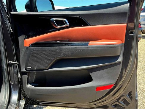 Used 2022 Kia Carnival SX Prestige image 22