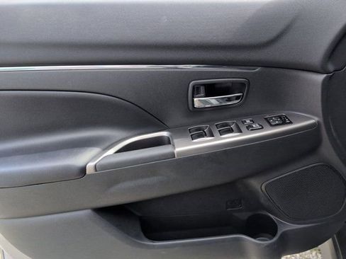 Used 2025 Mitsubishi Outlander Sport SE AWD/4WD image 11