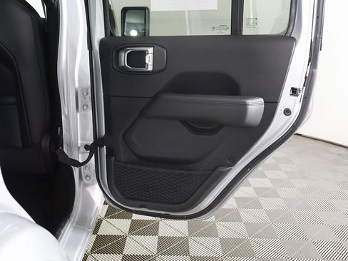 Used 2023 Jeep Wrangler Unlimited Sahara AWD/4WD image 22