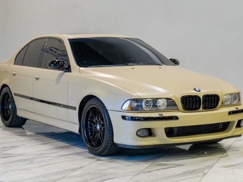 Used 2003 BMW M5 RWD image 10