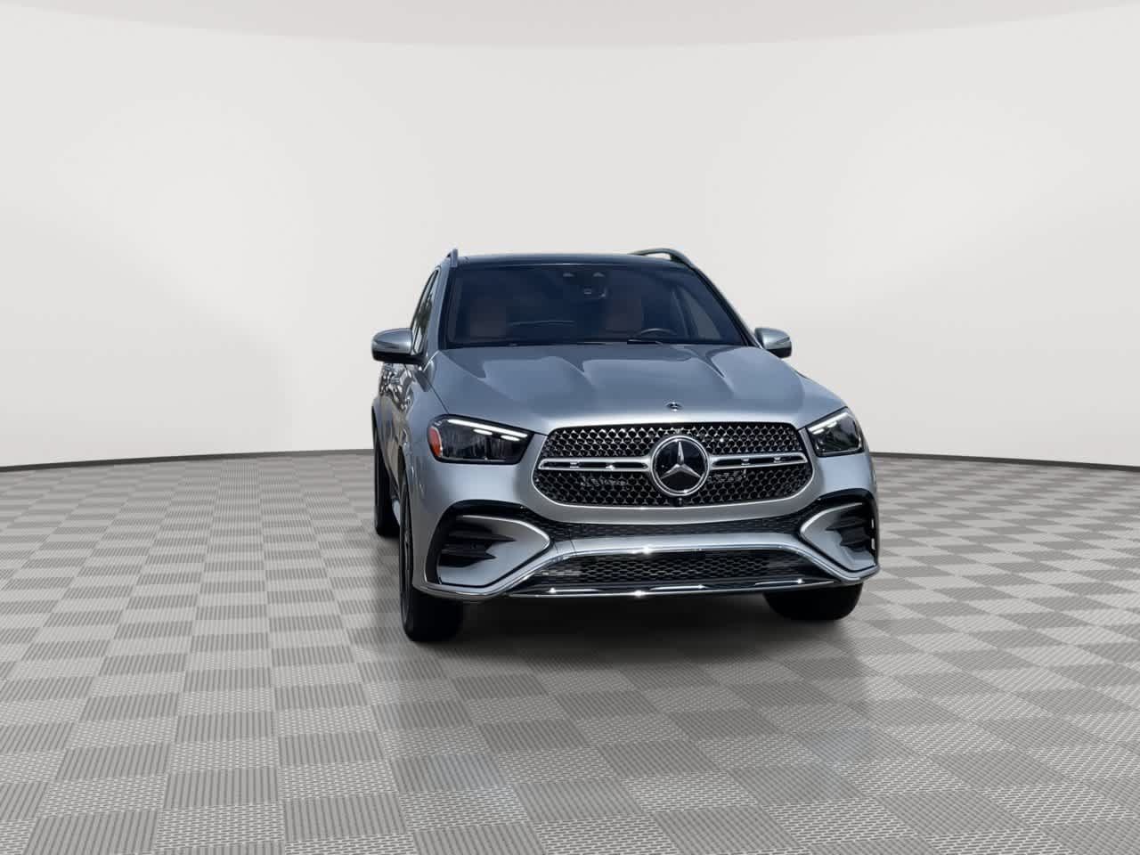 Used 2024 Mercedes-Benz GLE 450e 4MATIC image 3
