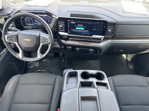 Used 2023 Chevrolet Silverado 1500 LT w/ Protection Package AWD/4WD image 9
