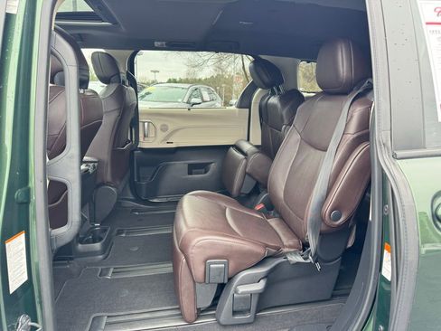Certified 2021 Toyota Sienna Platinum image 20