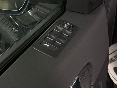 New 2025 Land Rover Discovery Sport S image 28