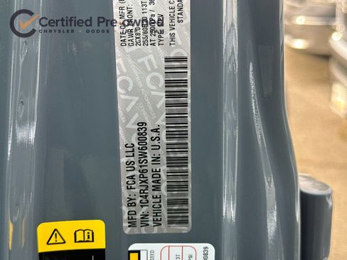 Certified 2025 Jeep Wrangler Unlimited Sahara w/ Safety Group AWD/4WD image 30