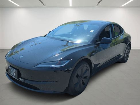 Used 2024 Tesla Model 3 Standard Range RWD image 2