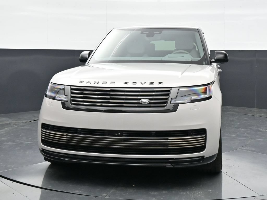 Used 2025 Land Rover Range Rover SV AWD/4WD image 5