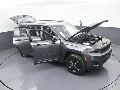 Used 2025 Jeep Grand Cherokee L Limited w/ Black Appearance Package image 67