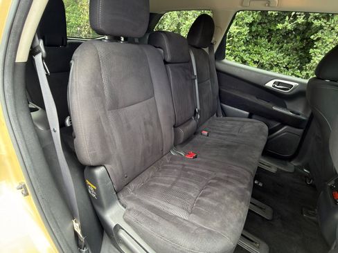 Used 2013 Nissan Pathfinder SV AWD/4WD image 19