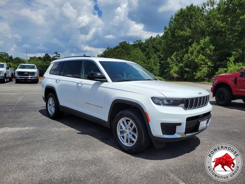 Used 2023 Jeep Grand Cherokee L Laredo AWD/4WD image 9