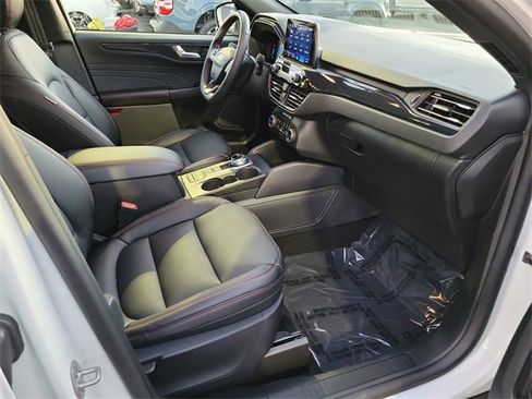 Used 2025 Ford Escape ST-Line w/ Equipment Group 301A image 12