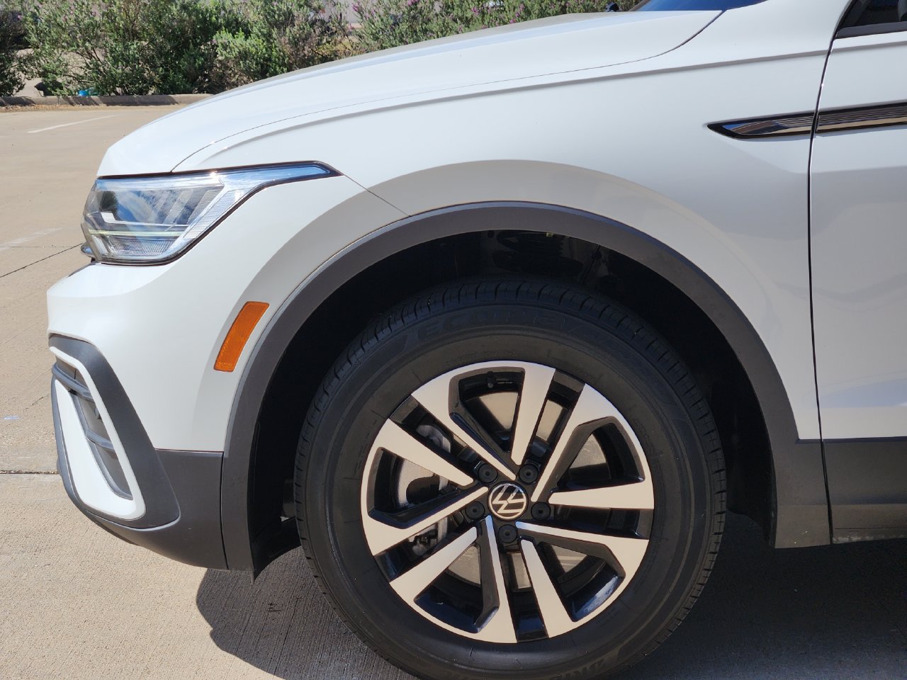 Used 2023 Volkswagen Tiguan S FWD image 5