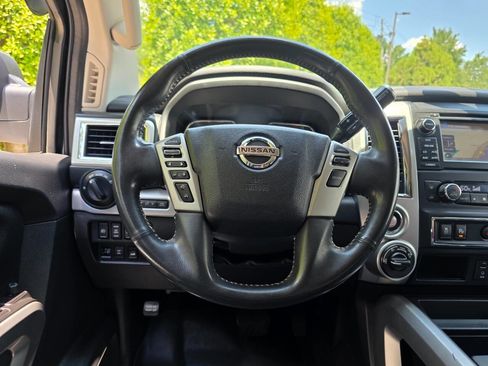 Used 2017 Nissan Titan PRO-4X AWD/4WD image 22