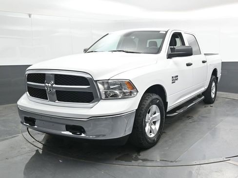 Used 2022 RAM 1500 Classic SLT AWD/4WD image 6