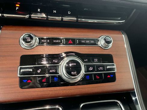 Used 2022 Lincoln Aviator Reserve w/ Equipment Group 201A AWD/4WD image 23