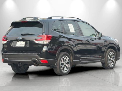Used 2020 Subaru Forester Premium AWD/4WD image 2