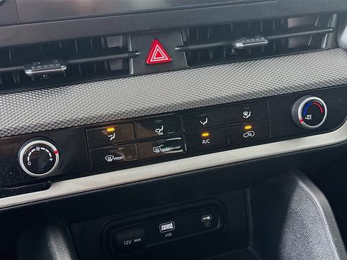 Used 2025 Kia Sportage LX image 22