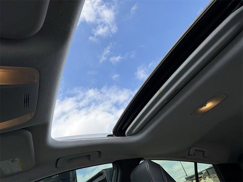 Used 2018 Toyota Prius Four image 23