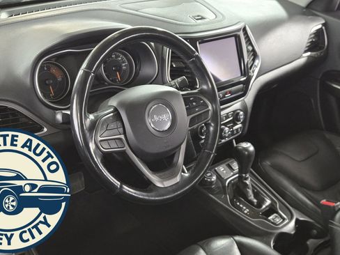 Used 2020 Jeep Cherokee Limited image 15