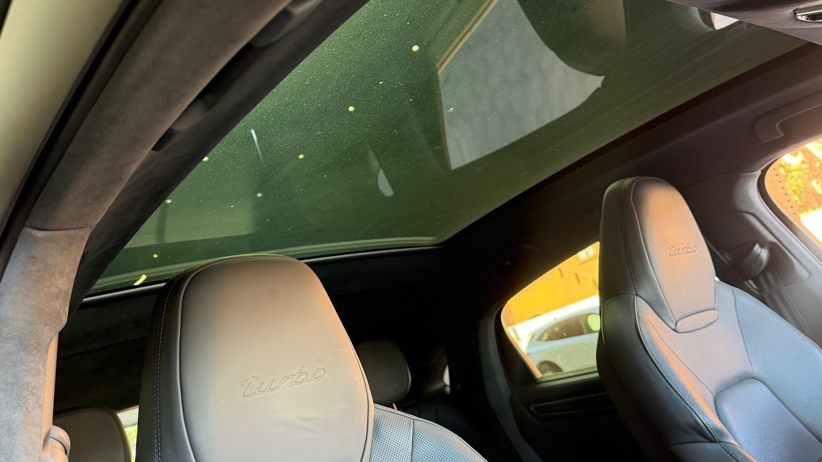 Certified 2022 Porsche Cayenne Turbo AWD/4WD image 15