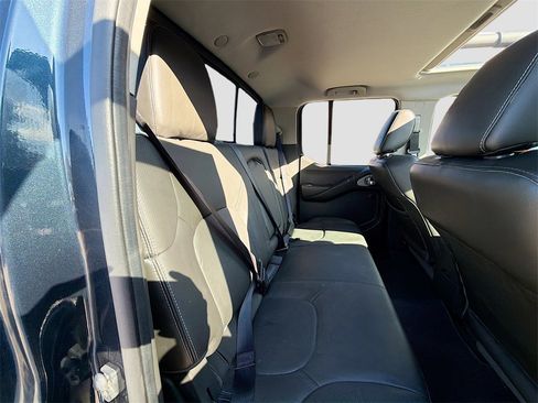 Used 2020 Nissan Frontier PRO-4X w/ Pro-4x Utility Package image 27