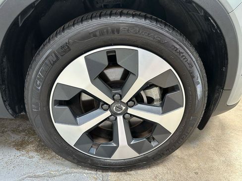 Used 2026 Volvo XC40 B5 Plus AWD/4WD image 22