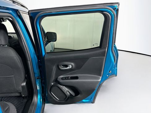 Used 2022 Jeep Renegade Latitude w/ Convenience Group image 29