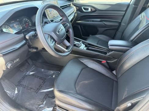 Used 2024 Jeep Compass Trailhawk AWD/4WD image 12