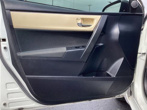 Used 2017 Toyota Corolla LE FWD image 27