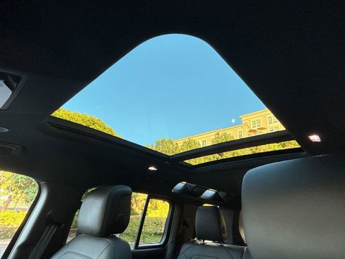 Certified 2025 Land Rover Defender 110 X-Dynamic SE image 14