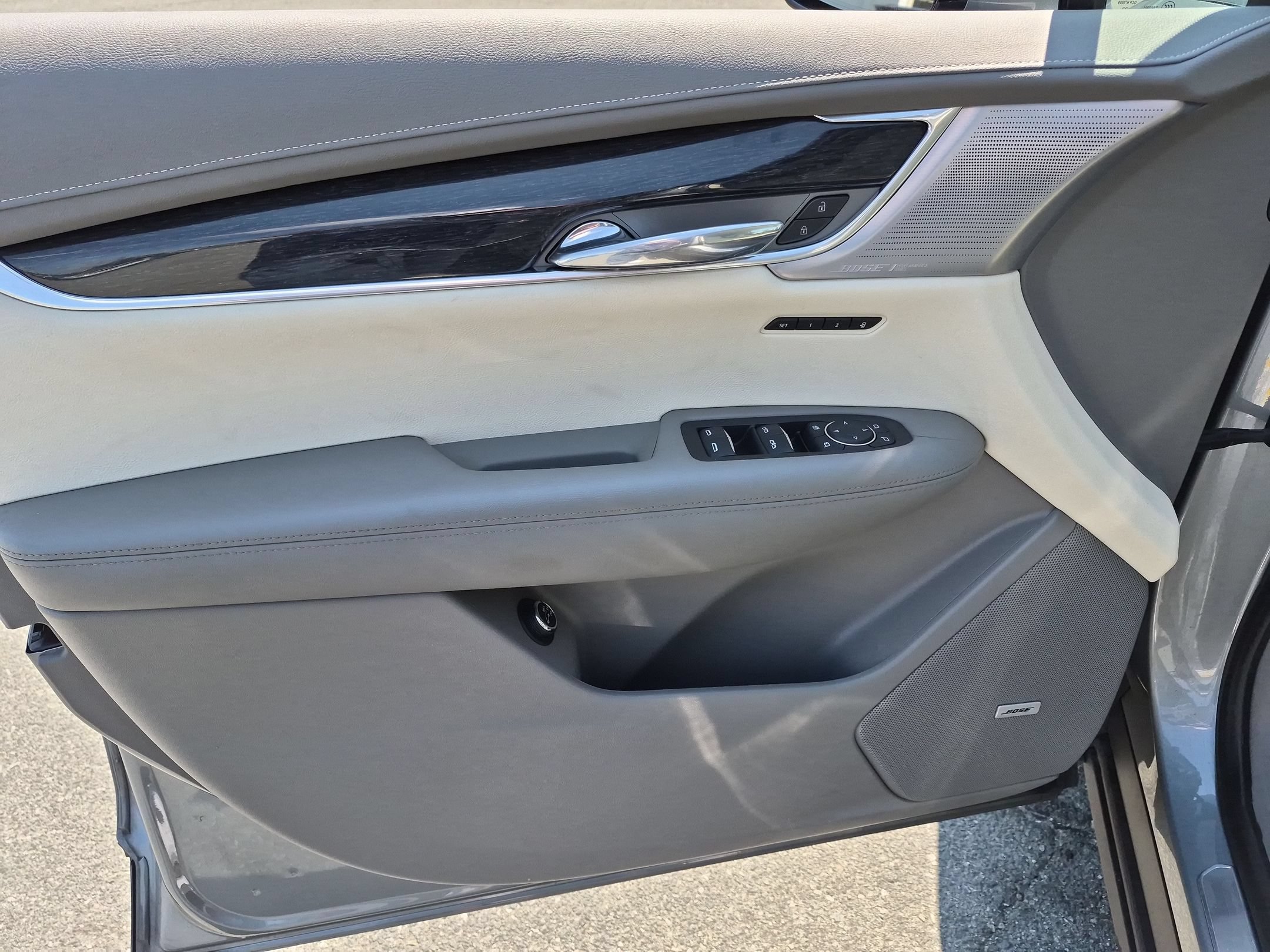Certified 2023 Cadillac XT6 Premium Luxury w/ LPO, Floor Liner Package AWD/4WD image 12