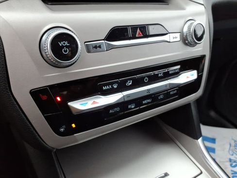 Used 2023 Ford Explorer XLT w/ Equipment Group 202A image 23