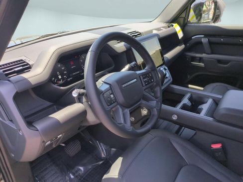 New 2026 Land Rover Defender 130 X-Dynamic SE AWD/4WD image 16