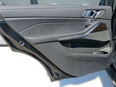 Certified 2024 BMW X7 xDrive40i w/ Premium Package image 28