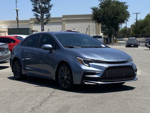 Used 2026 Toyota Corolla SE w/ SE Package FWD image 4