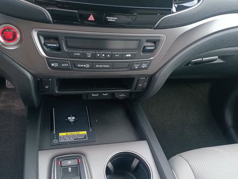 Used 2024 Honda Passport EX-L image 16