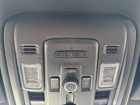 Used 2024 GMC Yukon XL Denali image 33