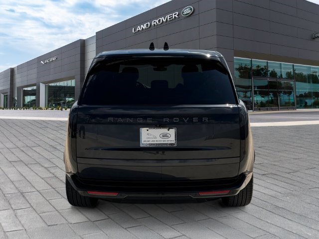 New 2026 Land Rover Range Rover Long Wheelbase SE AWD/4WD image 4