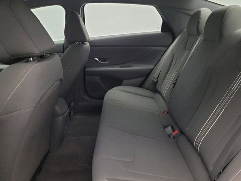 Used 2024 Hyundai Elantra SEL FWD image 18